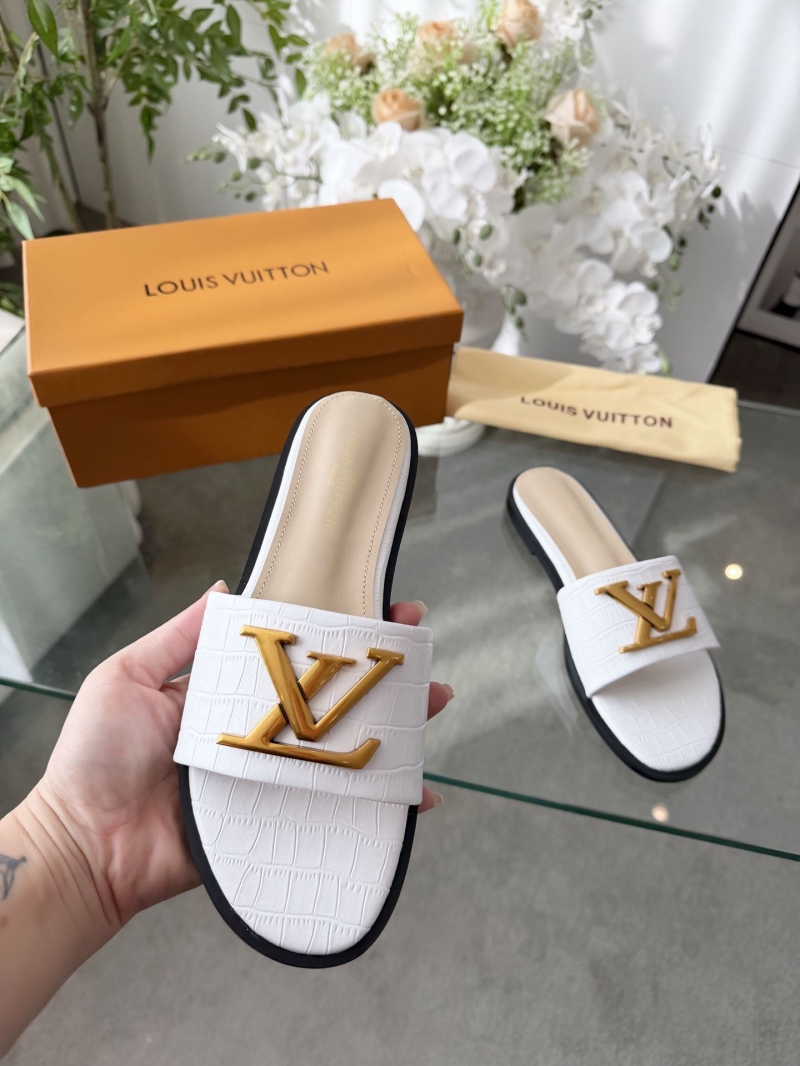 l0vis Vvtt0n slippers